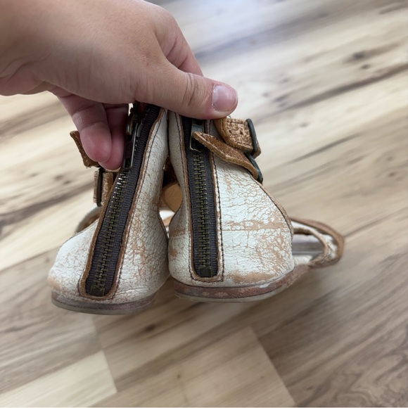 BED|STU Tan and Cream Leather Sandals - Picture 4 of 9